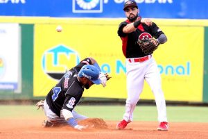 Licey clasifica al round robin; Toros y Aguilas ganan; Leones despiden dirigente