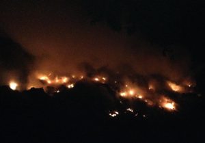 JARABACOA: Sigue en sus buenas el fuego en  vertedero Buena Vista