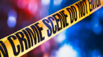 Hieren de bala a dos hombres sentados en un vehículo en NY