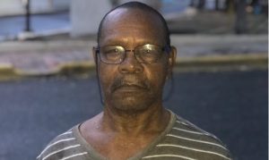 PUERTO PLATA: Padre busca a su hijo a quien no ve desde hace 40 años