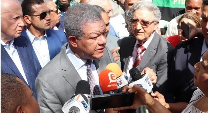 55% encuestados dice LF hizo bien al irse del PLD a otro partido imagen