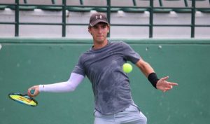 Tenista Peter Bertran avanza en el M15 Santo Domingo
