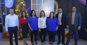 Altice celebra encendido de su tradicional árbol de Navidad