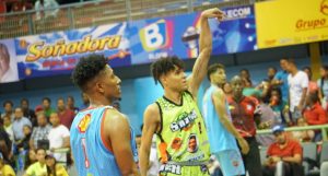 Antonio Guzmán y Savica ganan en basket superior de Higüey Antonio Guzmán y Savica ganan en basket superior de Higüey