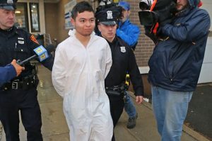 Joven hispano asesina a su madre a puñaladas en Long Island