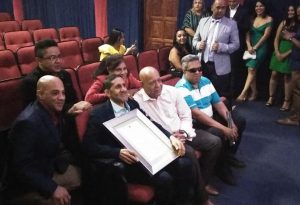 BONAO: Alcaldía reconoce locutor Raffy Vásquez por sus 30 años en radio