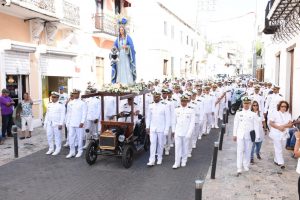 Armada realiza procesión de la Virgen del Amparo