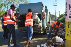 SDN: Alcaldía inicia operativo especial de recogida ante cúmulo de basura
