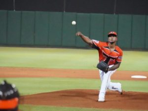 Peralta y Sosa guían a los Toros sobre Licey; Leones triunfan ante Águilas