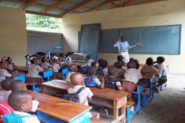 Año escolar en marcha en Haití; 300 mil niños fuera de las aulas