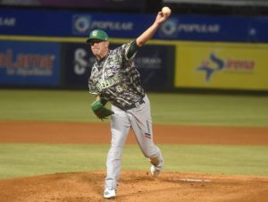 Licey derrota Gigantes y se pone a uno de clasificar; Estrellas ganan