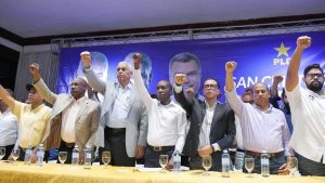 SAN CRISTOBAL: Juramentan comité de campaña del alcalde Nelson Guillén