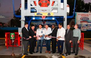 Ferretería Ochoa inaugura primer parqueo robótico en Santiago