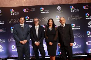 Presentan premier documental Santo Domingo de Pinky Pintor y Huchi Lora