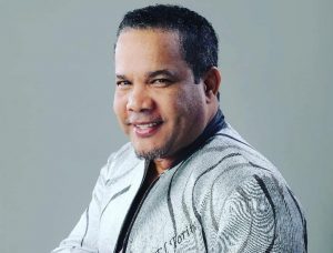 Héctor Acosta con Christmas Concert Party en el Pelícano de Boca Chica