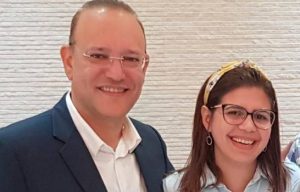 Candidato alcalde del PRM escoge a Elvira Garrido compañera de boleta