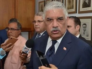 Canciller visita Centro Convenciones y Cultura Dominicana UTESA imagen
