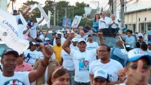 Candidatos dominicanos continúan la campaña proselitista en todo el país
