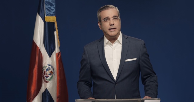 Abinader promete “ponérsela fácil” a los inversionistas en R. Dominicana imagen