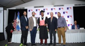 MLB en la RD gradúa 88 jugadores prospectos de bachilleres MLB en la RD gradúa 88 jugadores prospectos de bachilleres