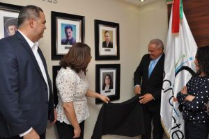 Reconocen a Emelyn Baldera en galería de expresidentes de Acroarte