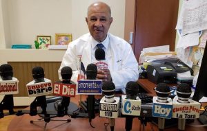 Médico dominicano urge vacunarse ante fuerte virus gripal afecta a NY