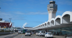 Opera con generadores eléctricos el aeropuerto de Puerto Rico