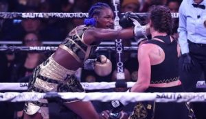 Claressa Shields logró tricampeonato mundial de boxeo