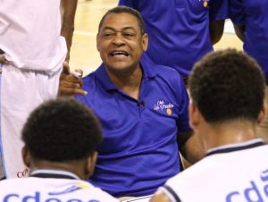 Víctor Hansen repite a dirigente de Los Prados en TBS del DN