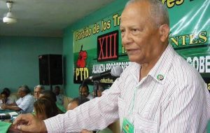 González Espinosa espera TC anule candidatura de Leonel por el PTD