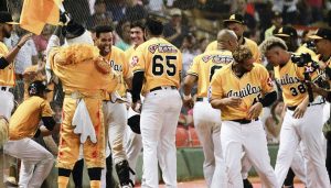 Toros indetenibles en el round robin; Aguilas blanquean Licey