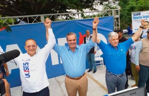 Abinader encabeza caravana apoyo a candidatos municipales del PRM imagen