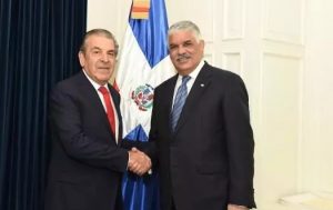 Misión de observación electoral de la OEA visita al canciller Miguel Vargas