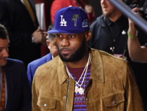 LeBron pide arreglar escándalo de Astros por el bien del deporte