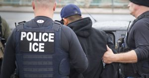 Inmigración reapresa a dominicano que habían liberado sin fianza Inmigración reapresa a dominicano que habían liberado sin fianza