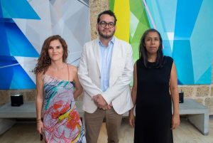 Inauguran exposición “Con vista al mar” en monumento a Montesinos