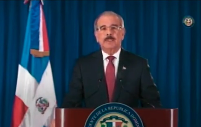 Presidente advierte crisis debe ser resuelta según Constitución y leyes imagen