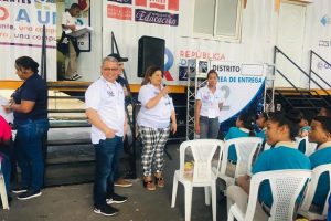 BAHORUCO: MINERD entrega 10,500 computadoras portátiles