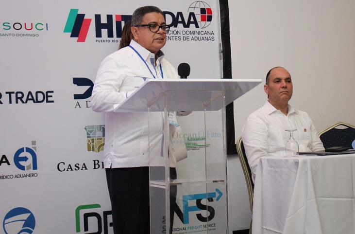 Aduaneros dominicanos piden sea regulado el comercio electrónico imagen