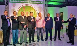 César Ureña jura como presidente ACDS y promete hacerla más unida