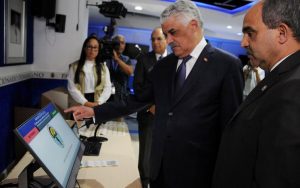 Miguel Vargas llama a votar blanco y temprano este 16 de febrero