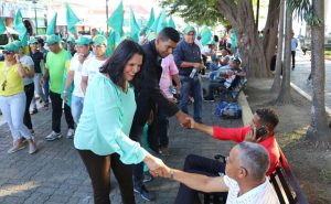 Minou Tavárez recorre Santiago junto con candidatos municipales