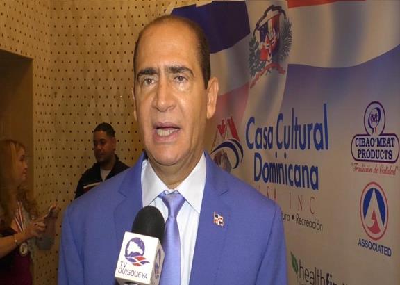 Juez Madera valora aportes a su país de los dominicanos del exterior imagen