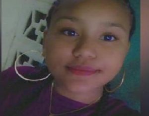 AZUA: Niña muere electrocutada al intentar tender ropa en línea eléctrica