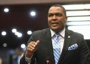 Botello mantiene convocatoria a una 
nueva manifestación frente Congreso