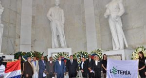 Lotería Nacional honra Padres de la Patria