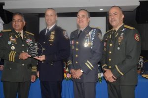 Policía de NY dona 2,400 chalecos antibalas a entidades dominicanas Policía de NY dona 2,400 chalecos antibalas a entidades dominicanas