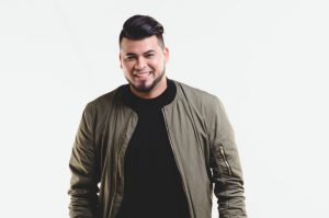 Cantante cristiano Pedro Gómez presenta tema “Queremos tu gloria”