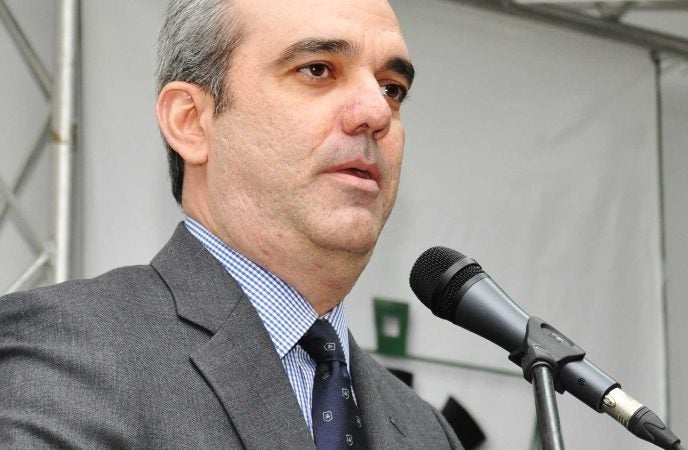 El candidato presidencial Luis Abinader visitará Santiago este viernes imagen