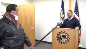 NJ: Alcalde origen dominicano llama población a mantenerse en casa